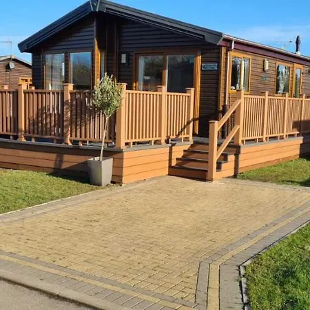 Casa vacanze Little Gem With Hot Tub