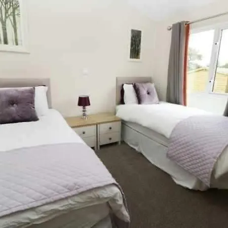 Little Gem With Hot Tub