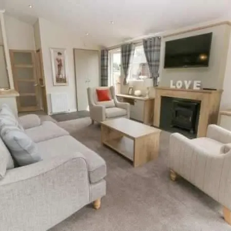 Little Gem With Hot Tub Ferienhaus *